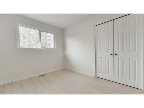 260 Southampton Drive Sw, Calgary, AB - Indoor Photo Showing Other Room