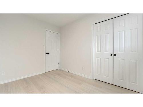 260 Southampton Drive Sw, Calgary, AB - Indoor Photo Showing Other Room