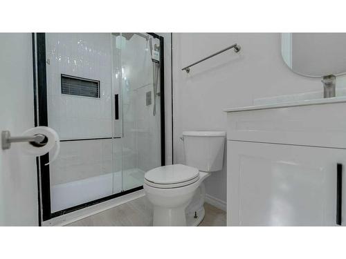 260 Southampton Drive Sw, Calgary, AB - Indoor Photo Showing Bathroom