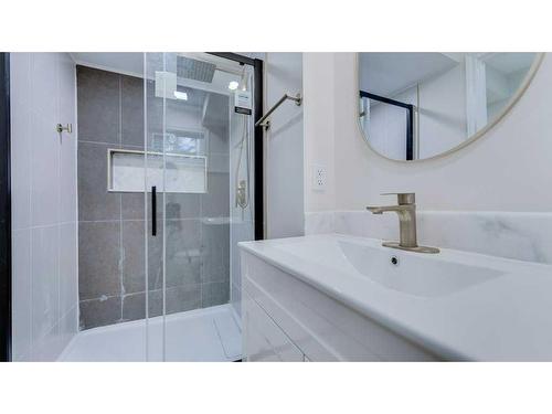 260 Southampton Drive Sw, Calgary, AB - Indoor Photo Showing Bathroom