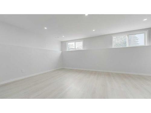 260 Southampton Drive Sw, Calgary, AB - Indoor Photo Showing Other Room