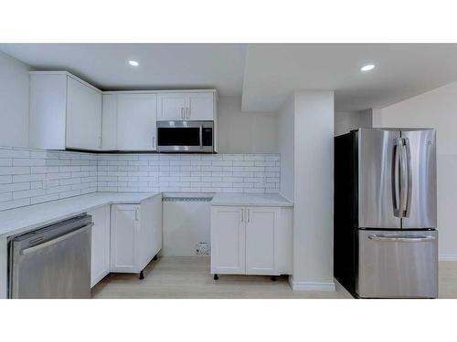 260 Southampton Drive Sw, Calgary, AB - Indoor Photo Showing Kitchen