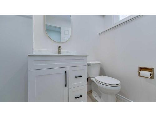 260 Southampton Drive Sw, Calgary, AB - Indoor Photo Showing Bathroom