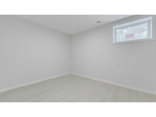 260 Southampton Drive Sw, Calgary, AB - Indoor Photo Showing Other Room