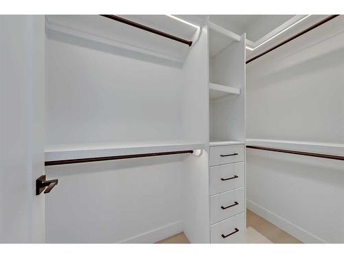 627 18 Avenue Nw, Calgary, AB - Indoor With Storage