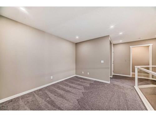 180 Magnolia Terrace Se, Calgary, AB - Indoor