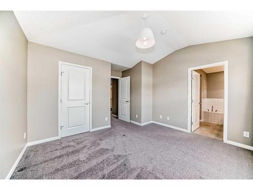 180 Magnolia Terrace Se, Calgary, AB - Indoor Photo Showing Other Room