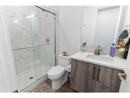 125 South Shore View, Chestermere, AB - Indoor Photo Showing Bathroom