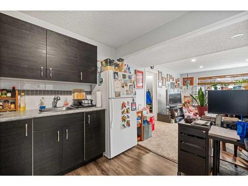 40 Hawkwood Road Nw, Calgary, AB - Indoor