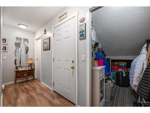 40 Hawkwood Road Nw, Calgary, AB - Indoor Photo Showing Other Room