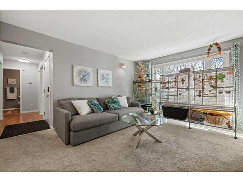 40 Hawkwood Road Nw, Calgary, AB - Indoor Photo Showing Living Room