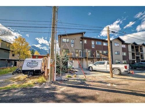 115-1330 1St Ave, Canmore, AB - Outdoor