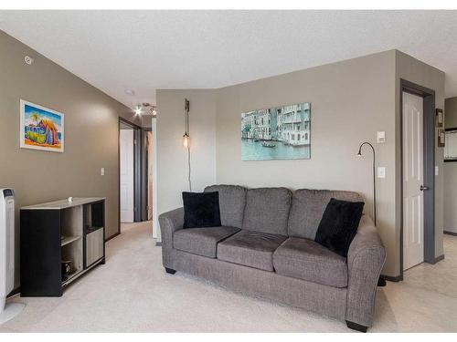 410-6000 Somervale Court Sw, Calgary, AB - Indoor Photo Showing Living Room