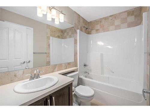 77 Auburn Meadows View Se, Calgary, AB - Indoor Photo Showing Bathroom