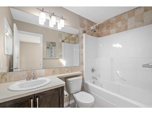 77 Auburn Meadows View Se, Calgary, AB - Indoor Photo Showing Bathroom