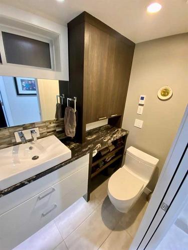 47 Fairview Drive Se, Calgary, AB - Indoor Photo Showing Bathroom