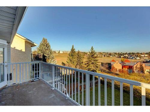 28 Hawkdale Close Nw, Calgary, AB - Outdoor With Exterior