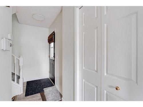 2408 56 Street Ne, Calgary, AB - Indoor Photo Showing Other Room