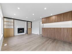 287 Hawk wood Drive NW Calgary, AB T3G 3N1