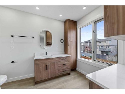 287 Hawk Wood Drive Nw, Calgary, AB - Indoor Photo Showing Bathroom