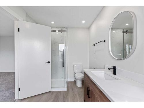 287 Hawk Wood Drive Nw, Calgary, AB - Indoor Photo Showing Bathroom