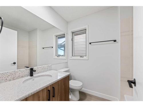 287 Hawk Wood Drive Nw, Calgary, AB - Indoor Photo Showing Bathroom