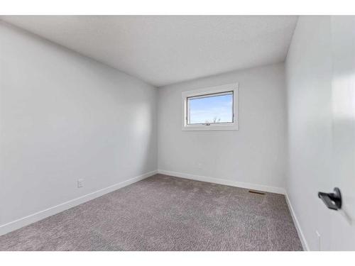 287 Hawk Wood Drive Nw, Calgary, AB - Indoor Photo Showing Other Room