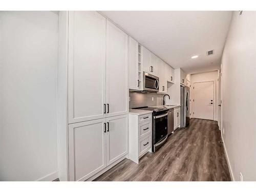 2112-350 Livingston Common Ne, Calgary, AB - Indoor Photo Showing Kitchen