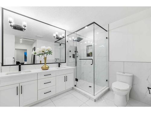 1160 Lake Twintree Drive Se, Calgary, AB - Indoor Photo Showing Bathroom