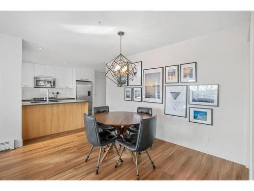 218-510 Edmonton Trail Ne, Calgary, AB - Indoor Photo Showing Dining Room