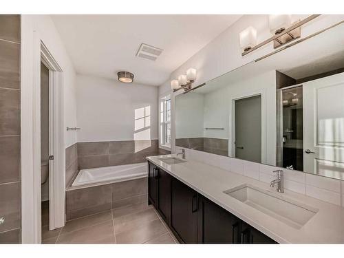 89 Sage Hill Crescent Nw, Calgary, AB - Indoor Photo Showing Bathroom