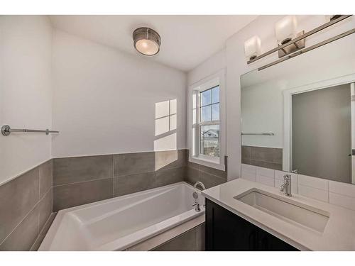 89 Sage Hill Crescent Nw, Calgary, AB - Indoor Photo Showing Bathroom