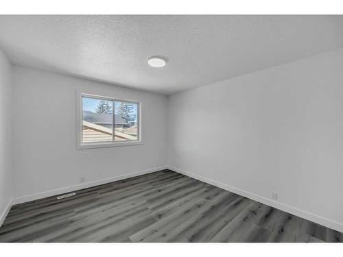 108 Martinwood Way Ne, Calgary, AB - Indoor Photo Showing Other Room