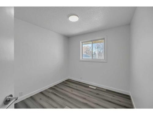 108 Martinwood Way Ne, Calgary, AB - Indoor Photo Showing Other Room