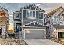 35 Versant View SW Calgary, AB T2Y 0W9