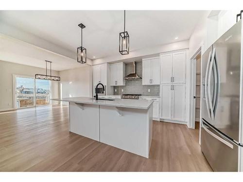 35 Versant View Sw, Calgary, AB - Indoor Photo Showing Kitchen With Upgraded Kitchen