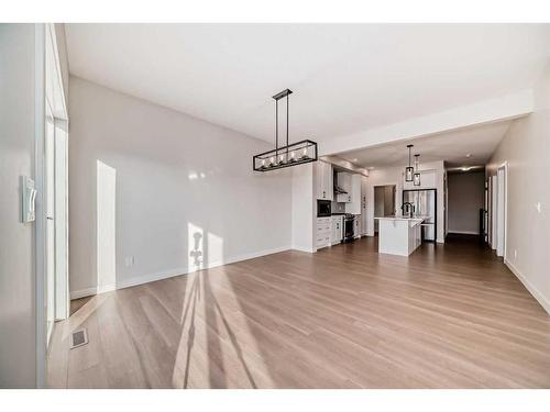 35 Versant View Sw, Calgary, AB - Indoor