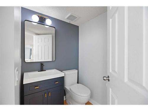 170 River Rock Place Se, Calgary, AB - Indoor Photo Showing Bathroom