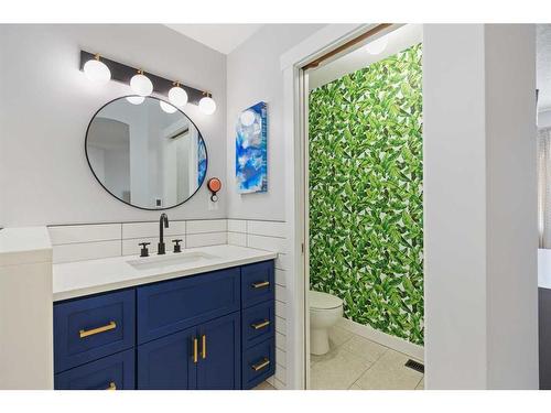 170 River Rock Place Se, Calgary, AB - Indoor Photo Showing Bathroom