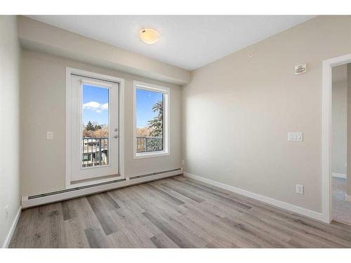 320-1605 17 Street Se, Calgary, AB - Indoor Photo Showing Other Room