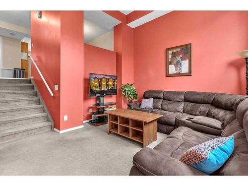 38-7 Westland Road, Okotoks, AB - Indoor Photo Showing Living Room