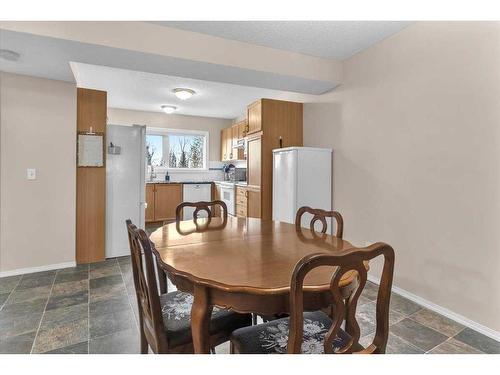 38-7 Westland Road, Okotoks, AB - Indoor Photo Showing Dining Room