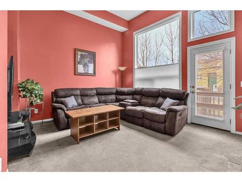 38-7 Westland Road, Okotoks, AB - Indoor Photo Showing Living Room