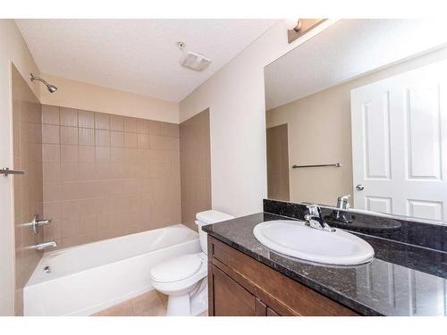 305-7180 80 Avenue Ne, Calgary, AB - Indoor Photo Showing Bathroom