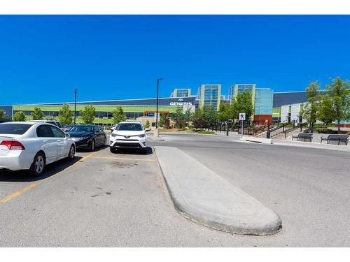 305-7180 80 Avenue Ne, Calgary, AB - Outdoor