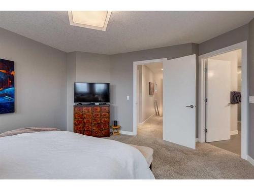 4-2432 30 Street Sw, Calgary, AB - Indoor Photo Showing Bedroom