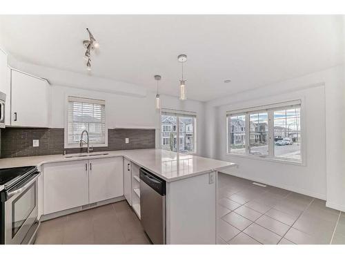 40 Cityscape Avenue Ne, Calgary, AB - Indoor Photo Showing Kitchen