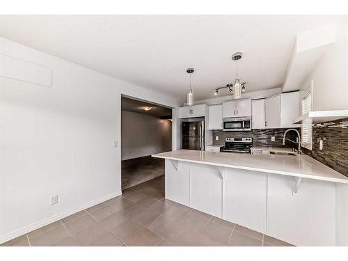 40 Cityscape Avenue Ne, Calgary, AB - Indoor Photo Showing Kitchen