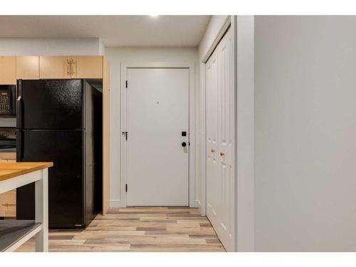 1232-2395 Eversyde Avenue Sw, Calgary, AB - Indoor Photo Showing Kitchen