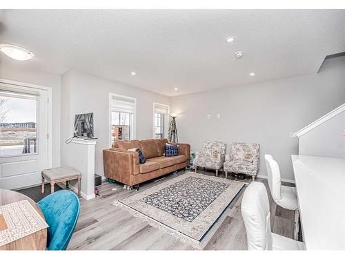 11125 Cityscape Drive Ne, Calgary, AB - Indoor Photo Showing Living Room